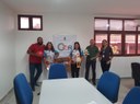 Entrega dos brinquedos foi realizada na sala da direção do CTDR. Crédito: Erinaldo/Segurança CTDR