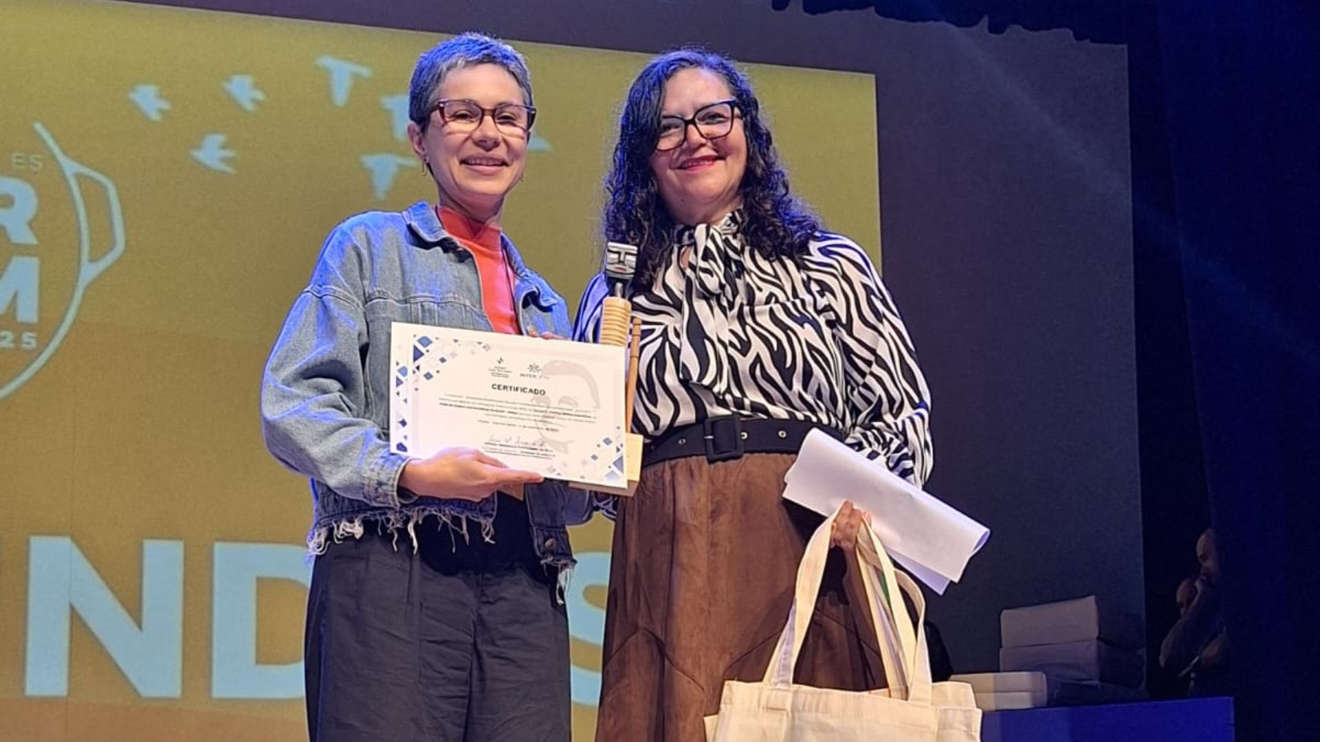 Rede Rubra recebe Prêmio Luiz Beltrão de Instituição Paradigmática em 2025 Rede Rubra recebe Prêmio Luiz Beltrão de Instituição Paradigmática em 2025