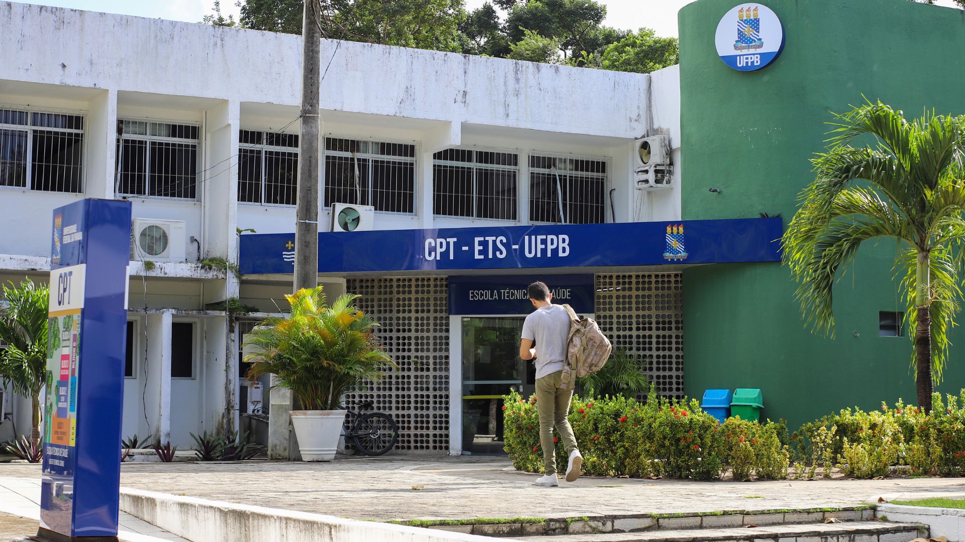 Inscrições de seleção para tutor presencial e a distância em cursos da CPT-ETS começam amanhã (30) Inscrições de seleção para tutor presencial e a distância em cursos da CPT-ETS começam amanhã (30)