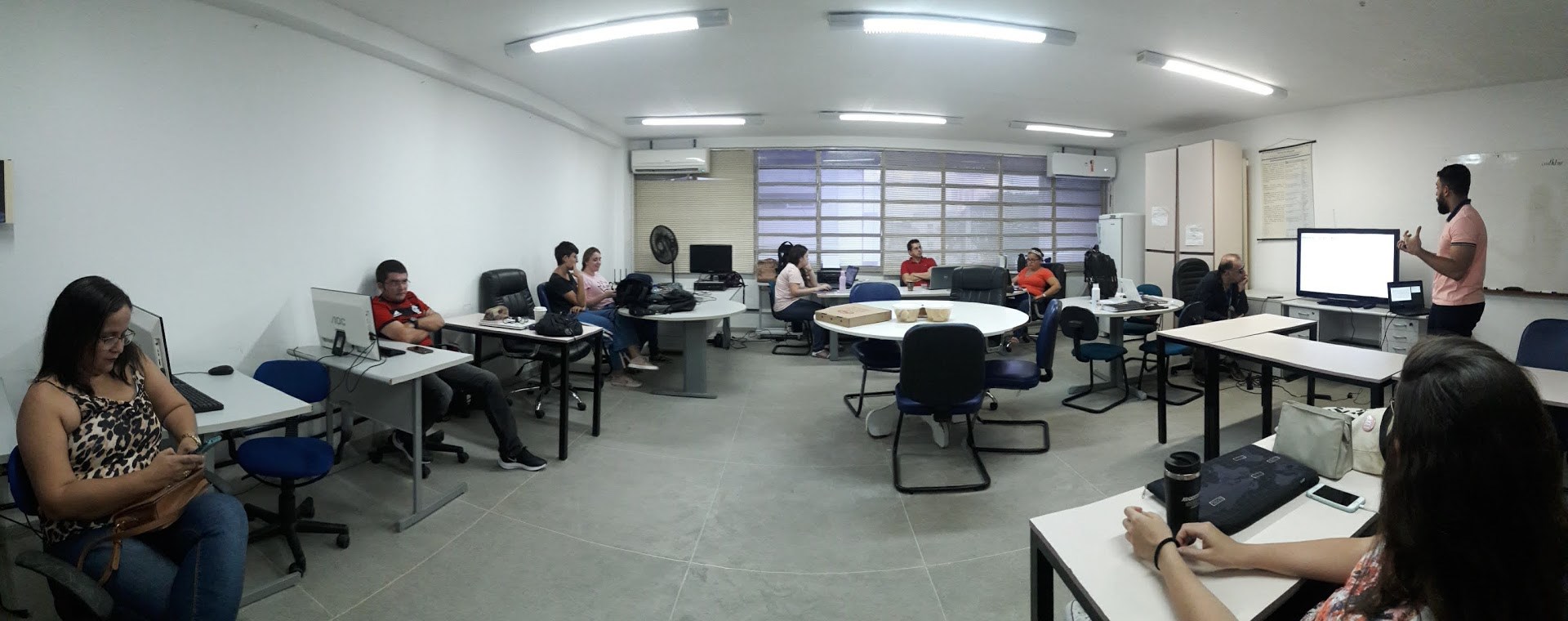 Café Dez - LAT.jpg Café Dez - LAT.jpg